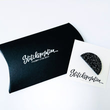 Load image into Gallery viewer, Acrylic Stitchsperation Needleminder - Stitchsperation