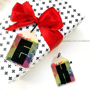 Stitchsperation Rainbow Tag - DIY Stitchable Gift Tag - Stitchsperation